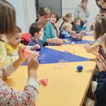 Mesebőrönd – Sipirc! Papírszínház és kézműveskedés
